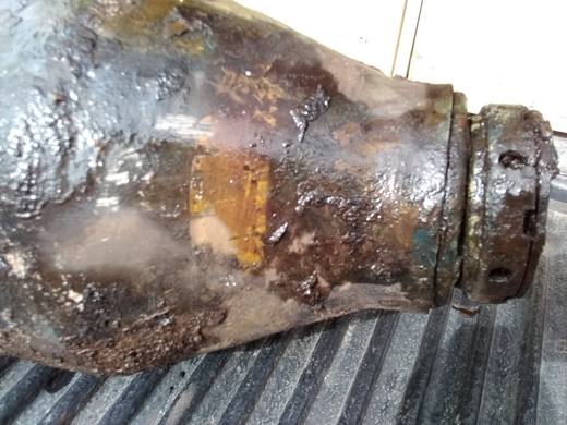 Bombe aérienne en cours de manutention sécurisée