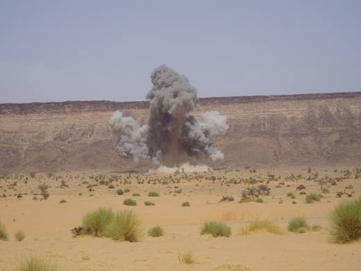 Destruction contrôlée de munitions en zone désertique
