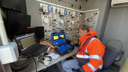 Poste de contrôle et d'acquisition des données géophysiques
