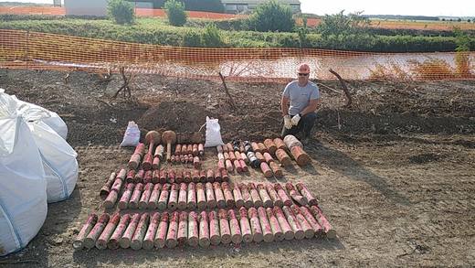 Zone de regroupement temporaire des munitions sur chantier balisé